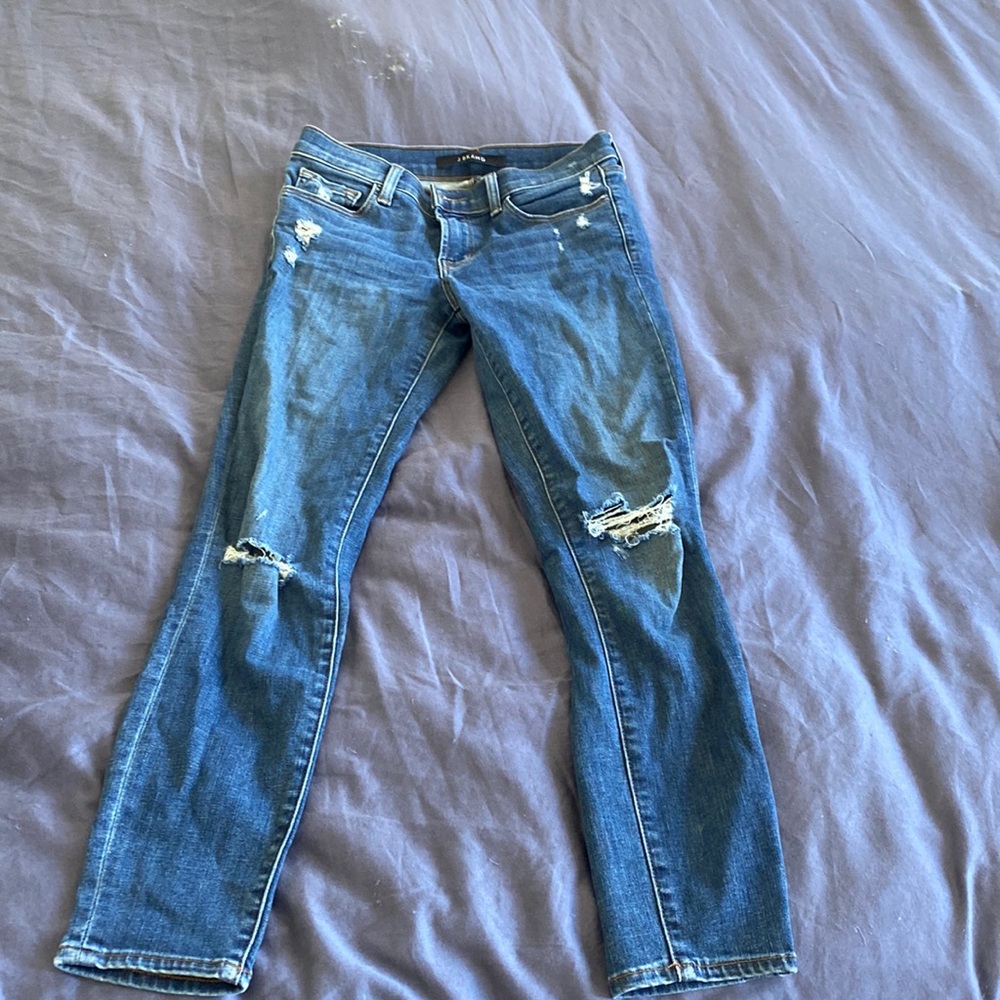 J Brand distressed Low Rise Crop Skinny jean (sz 25)